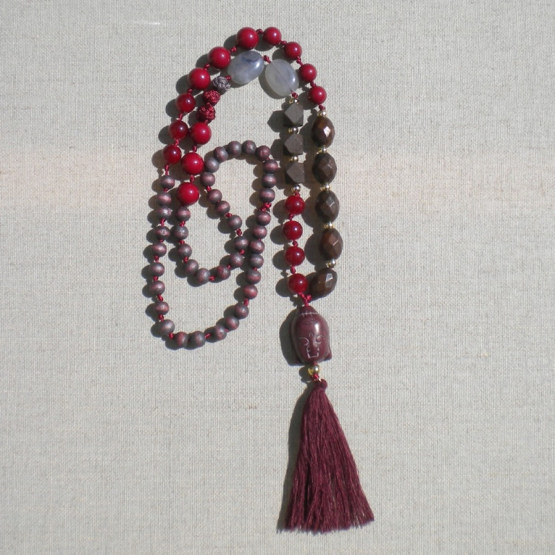 Collier Bouddha et pompon