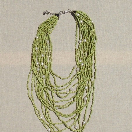 Collier multi-rangs perles nacrées vert
