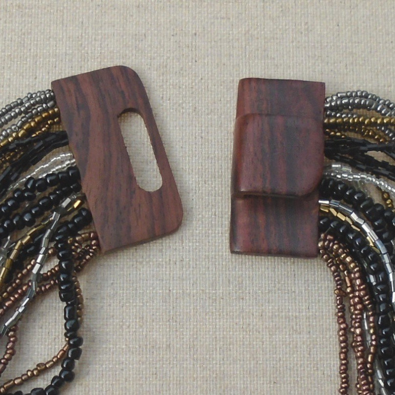 Collier multi-rangs noir, brun, doré