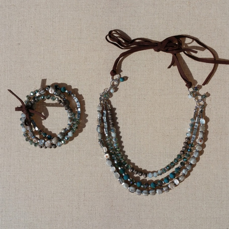 Collier 3 rangs tons gris et bleu