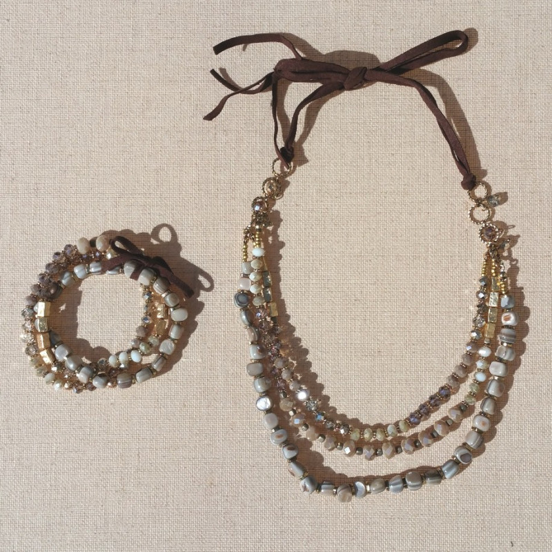 Collier 3 rangs tons beige et doré