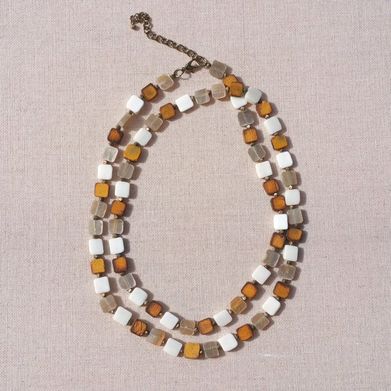 Collier / Sautoir jaune 