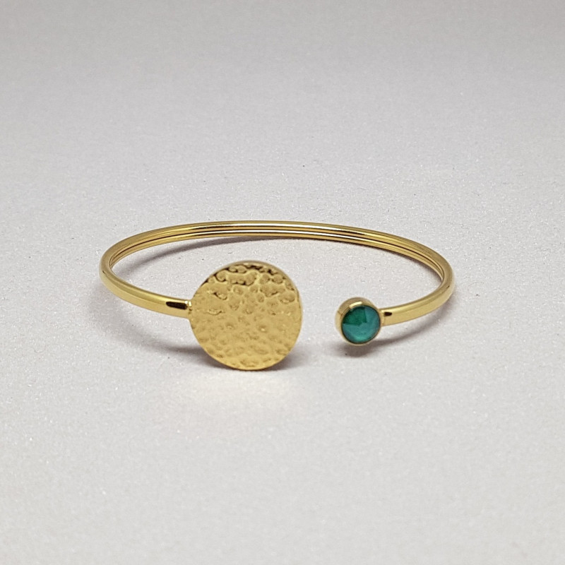 Collier médaille martelée et cristal Swarovski vert
