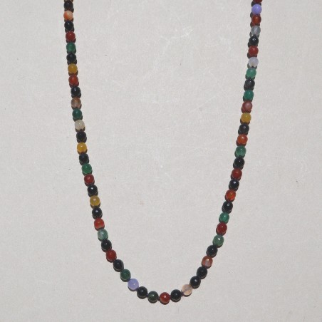 Collier perles multicolores foncées