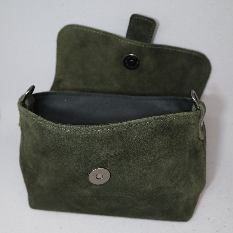 Mini sac en daim, décor boucle, vert kaki