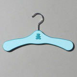 Cintre enfant vert d'eau, ourson turquoise