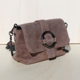 Mini sac en daim, décor boucle, taupe