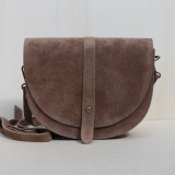 Sac bandoulière rigide taupe