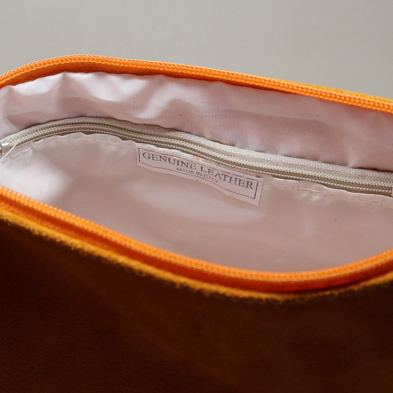 Pochette en daim à pompon, orange
