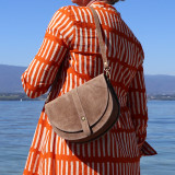Sac bandoulière rigide taupe