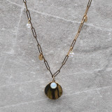 Collier maille rectangle, perles blanches