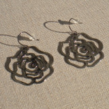 Boucle d'oreilles fleur de métal