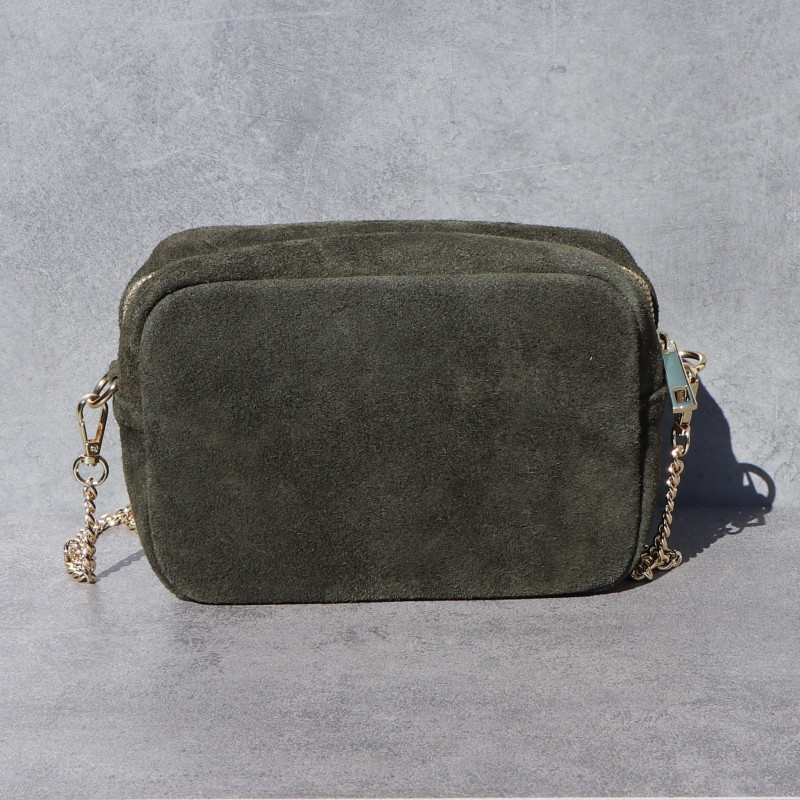 Sac bandoulière en daim, décor clous