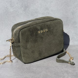 Sac bandoulière en daim, décor clous