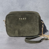 Sac bandoulière en daim, décor clous