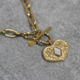 Collier pendentif coeur, pierre naturelle, nacre blanche