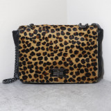 Sac en cuir, rabat fauve
