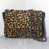 Sac en cuir, rabat fauve