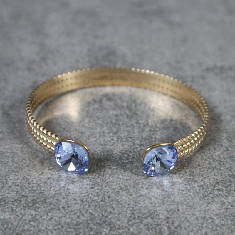 Jonc doré, effet tressé, cristaux carrés, bleu clair