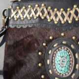 Sac bandoulière poils noir détail pierre