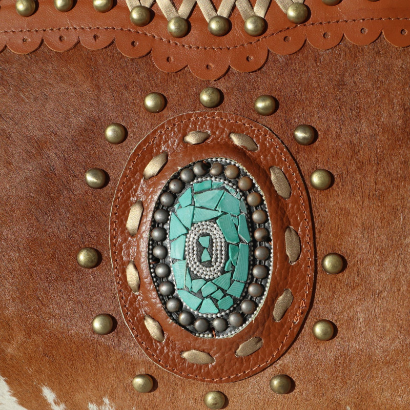 Sac bandoulière poils camel, tacheté, détail pierre