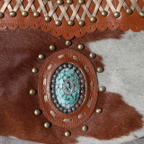 Sac bandoulière poils camel et blanc, détail pierre
