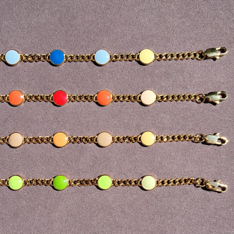 Bracelets gourmettes, pastilles couleur