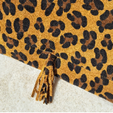 pochette en daim, impression léopard, moutarde