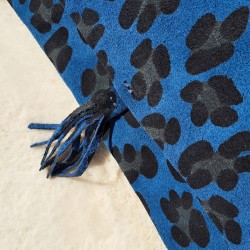 Pochette en daim léopard, bleu