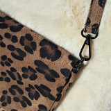 pochette en daim, impression léopard, taupe