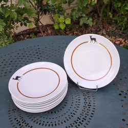 Ensemble de 8 assiettes à dessert chevreuil