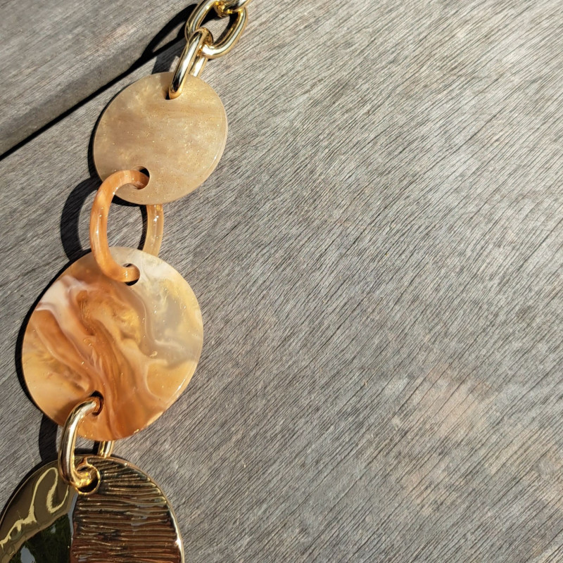 Collier grandes mailles rondes, écrues, beiges et doré