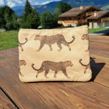 Double pochette en coton beige, motif guépard