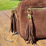 Sac bandoulière pompon en daim, brun