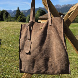 Tote bag en daim de couleur taupe