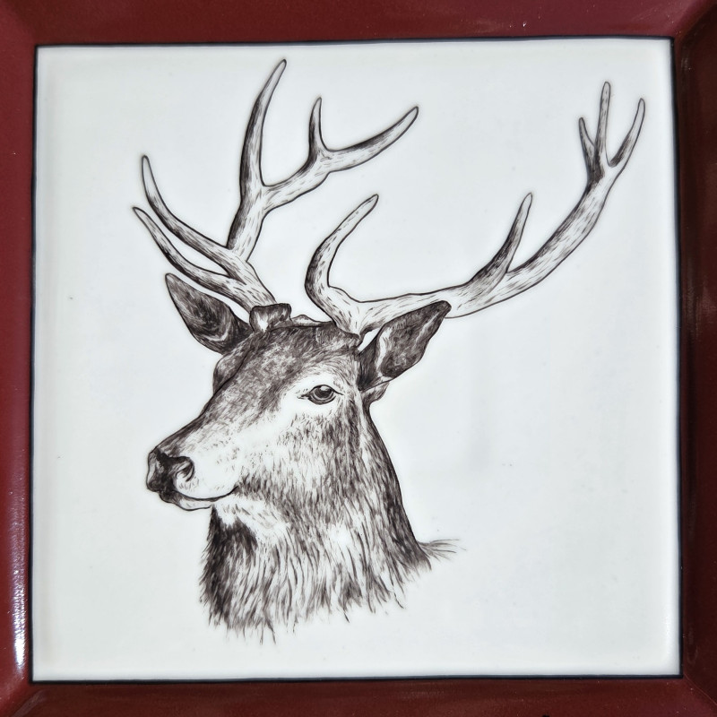 Vide-poches en porcelaine, décor cerf, rouge bordeaux et noir