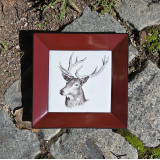 Vide-poches en porcelaine, décor cerf, rouge bordeaux et noir