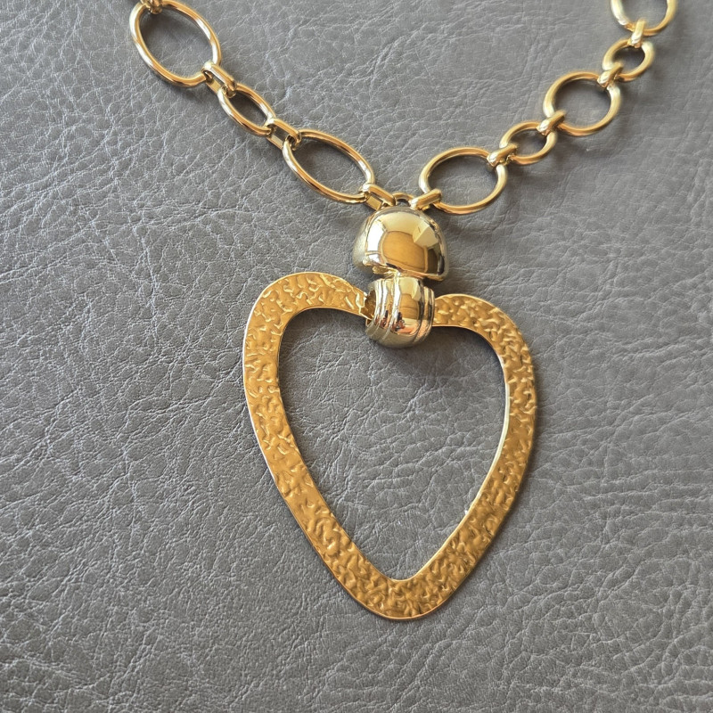 Collier pendentif coeur martelé