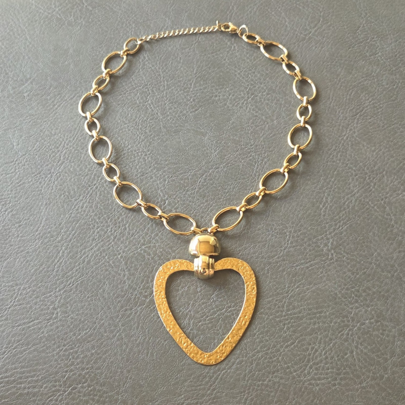 Collier pendentif coeur martelé